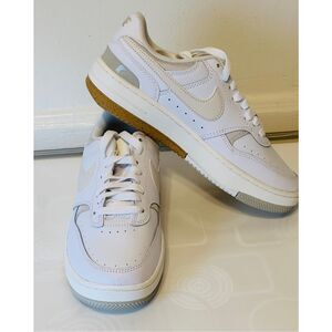 Women’s Nike Gamma Force Casual leather Sneakers from Finish Line in white Sz 7,